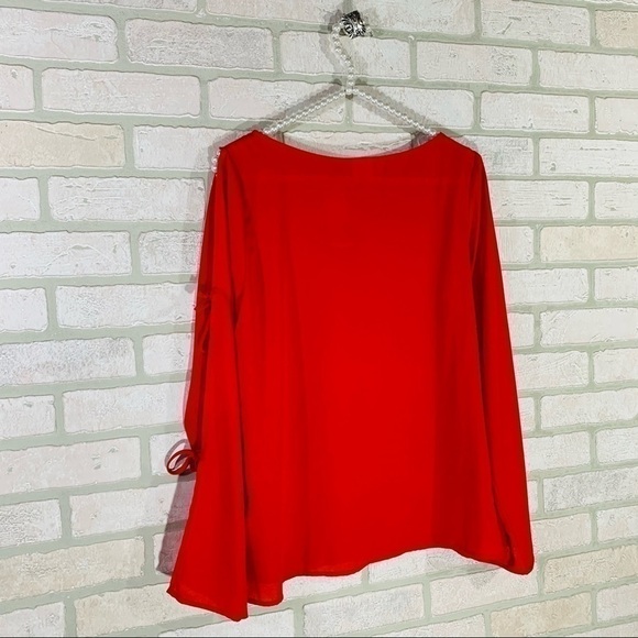 Kaileigh Stitch Fix NWT Rosella Cold Shoulder Top Size S - Picture 10 of 10